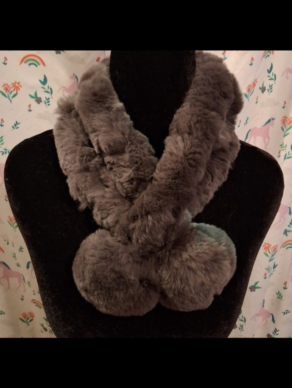EUC Belle Fare Ottawa Grey & Aqua Rex Rabbit Elegant Luxury Pull-Thru Scarf Wrap